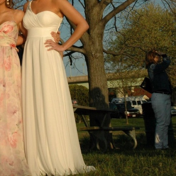 White prom dress - Picture 6 of 7